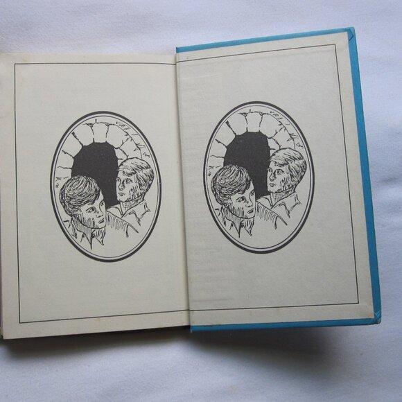 1970 The Hardy Boys 'Blue Back' H/C Book: #23 The Melted Coins - Picture 5 of 6